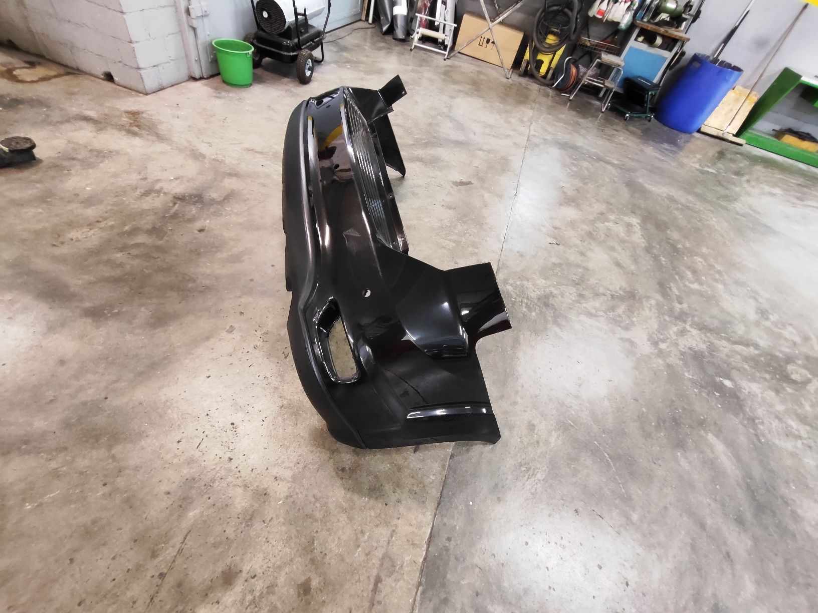 Tutti pezzi di ricambio auto: Fiat Freemont Stossstange hinten – Usato da Schafisheim venduto da spr_7cj5 1