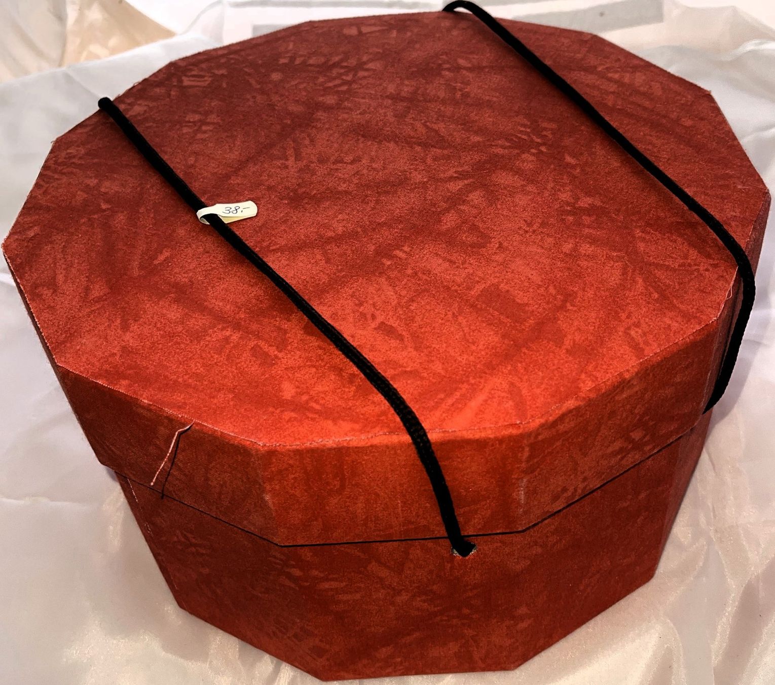 Tutte le decorazioni: Geschenkbox rot uni  32/17 cm. – Nuovo (secondo la descrizione) da Lutzenberg venduto da Truhe
