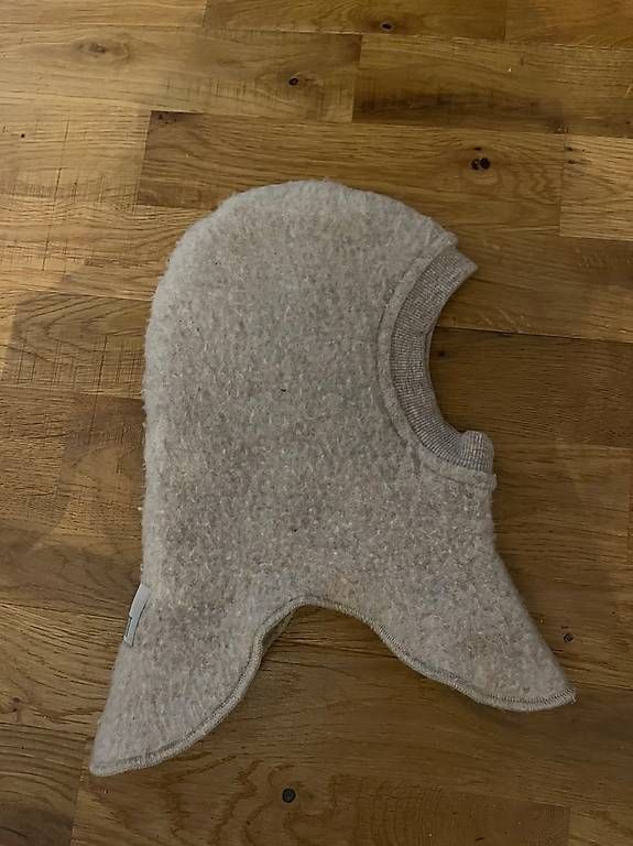 Copricapi, berretti & cappellini: Huttelihut Mütze 100% Wolle  – Usato da Eschenz venduto da BeHappyandSpreadlove