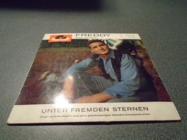 Singel Freddy, Unter fremden Sternen