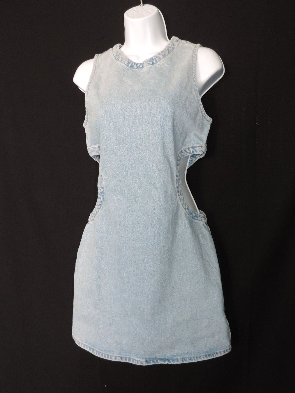 Pull&Bear Vestiti: robe jeans bleue claire échancré hanche – Usato da Genève venduto da Axelle333 5
