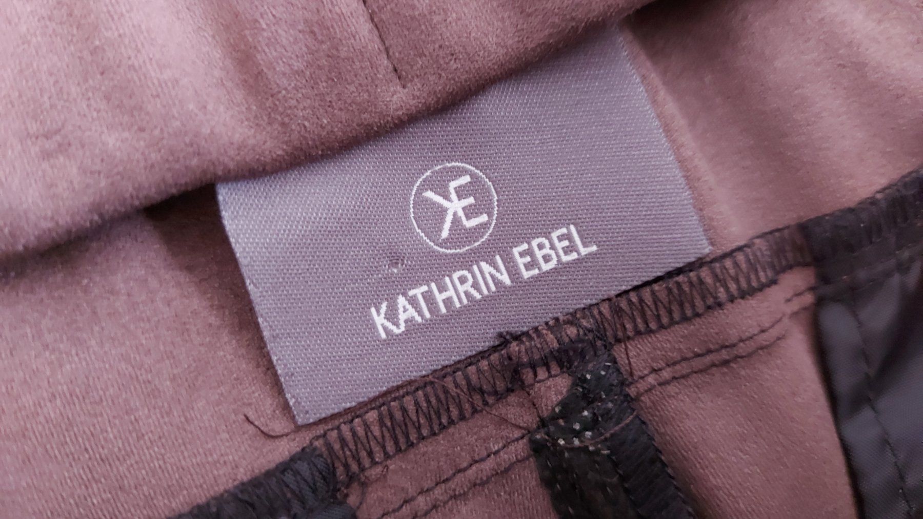 Pantaloni: Kathrin Ebel Hose, Grösse 38 Samt – Usato da Nebikon venduto da Draga25 2
