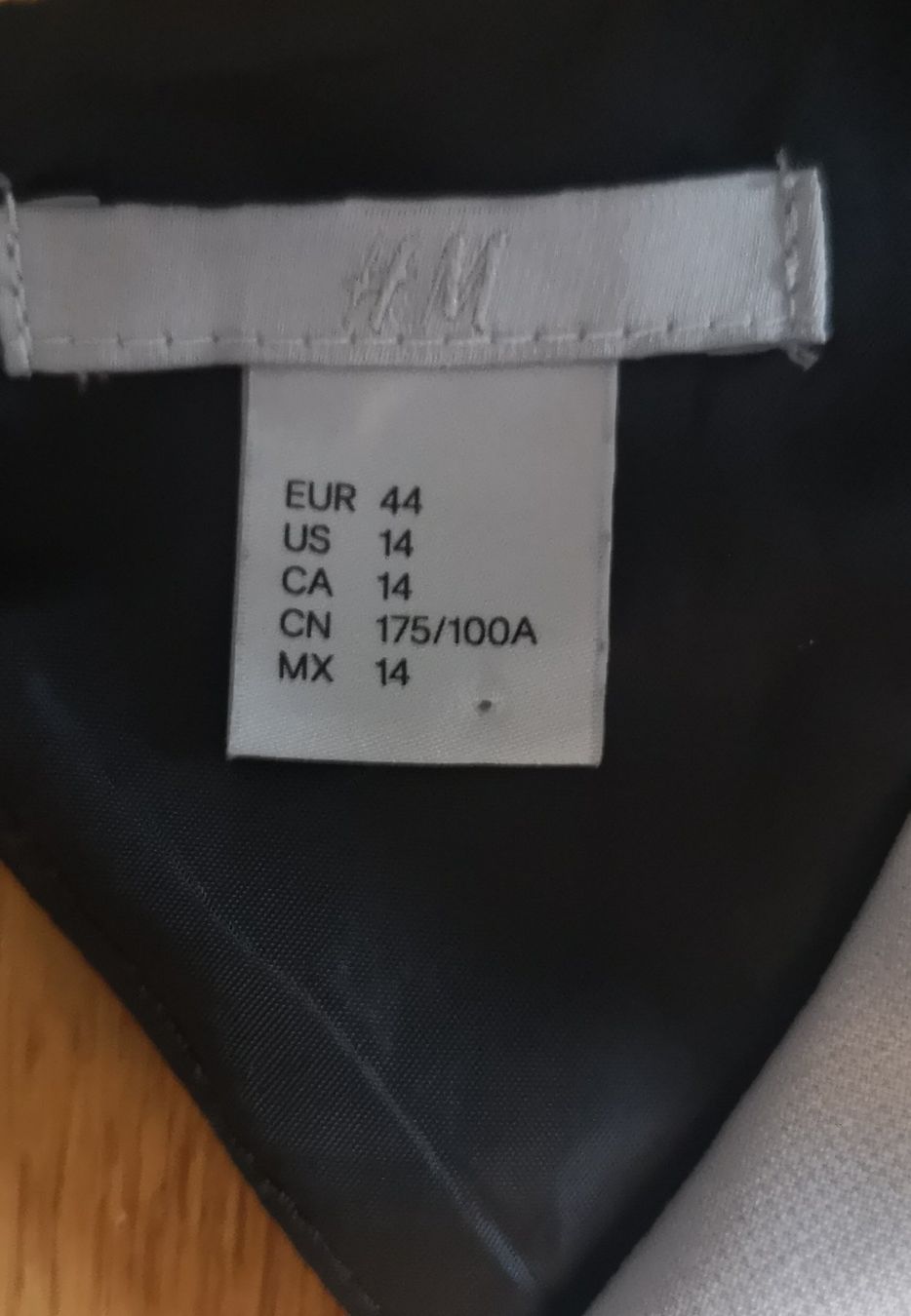 H&M Vestiti: Schönes Kleid Gr. 44 neuwertig – Usato da Niederbipp venduto da kevintifu20 2