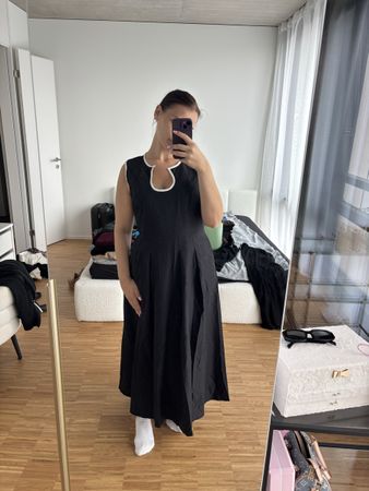 Langes ärmelloses Sommerkleid 