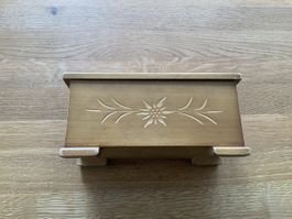Holzkästchen mit Edelweiss-Schnitzerei, Vintage Look