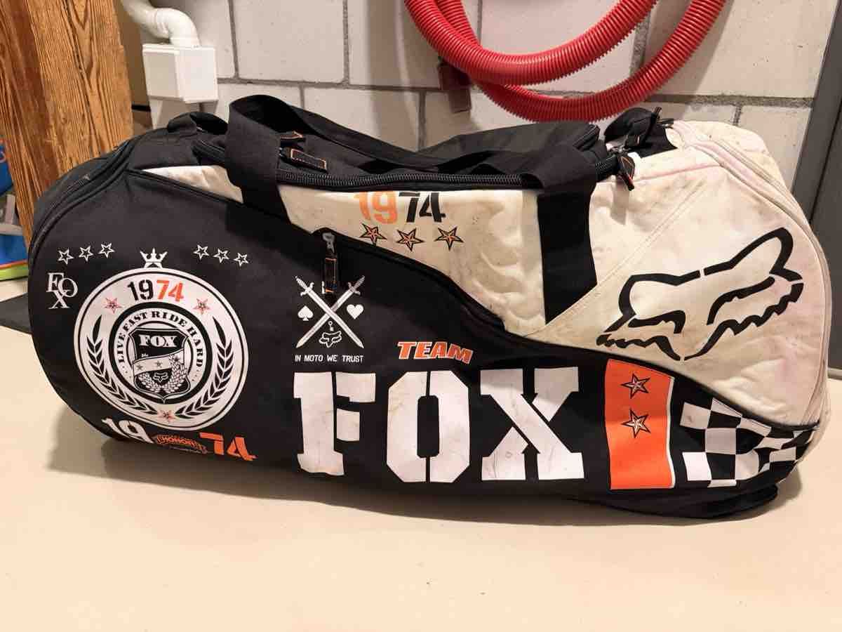 Fox Taschen: Fox Racing Sporttasche – Gebraucht aus Lömmenschwil von Levi2021 2
