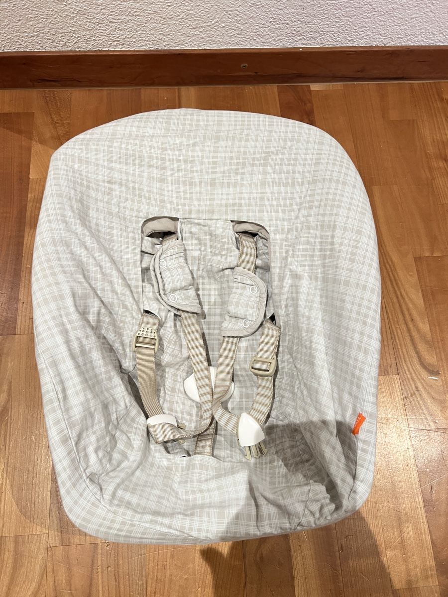 Stokke Chaises hautes: STOKKE Tripp Trapp Newborn Set – D'occasion à Eschlikon TG par rainsihe 1