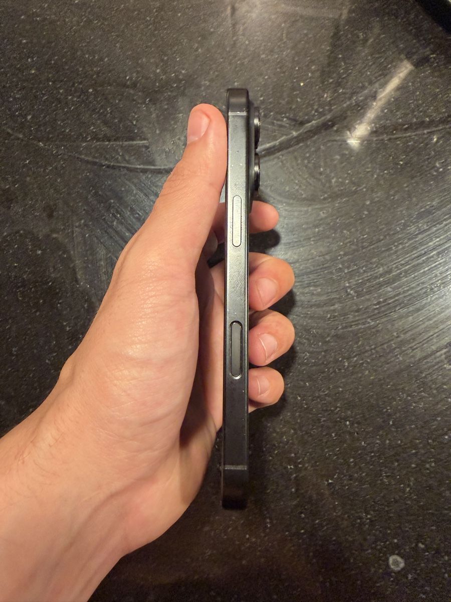 Apple Handys / Smartphones: Iphone 16 pro (128) – Gebraucht aus Biberist von moh_qr7j 1