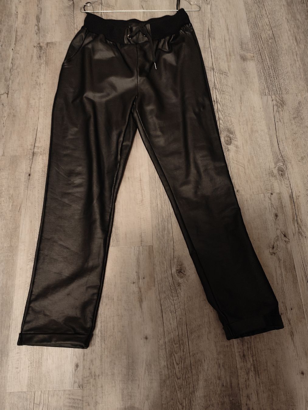 Pantaloni: Lederhose  neu – Nuovo (secondo la descrizione) da Adelboden venduto da Markusandra
