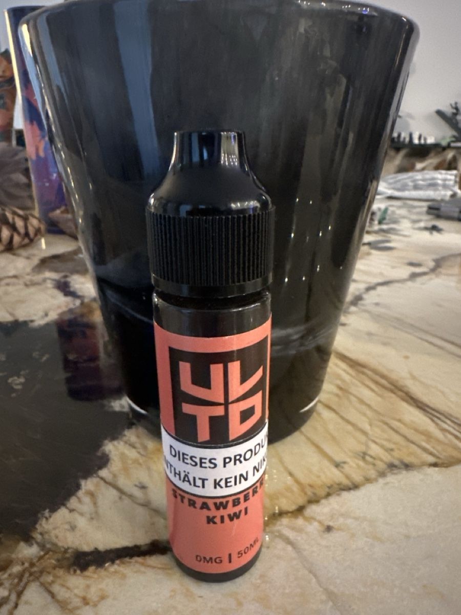 Autres tabacs: Liquid ULTD strawberry kiwi – Neuf avec emballage d'origine à Rothrist par anitunia2010