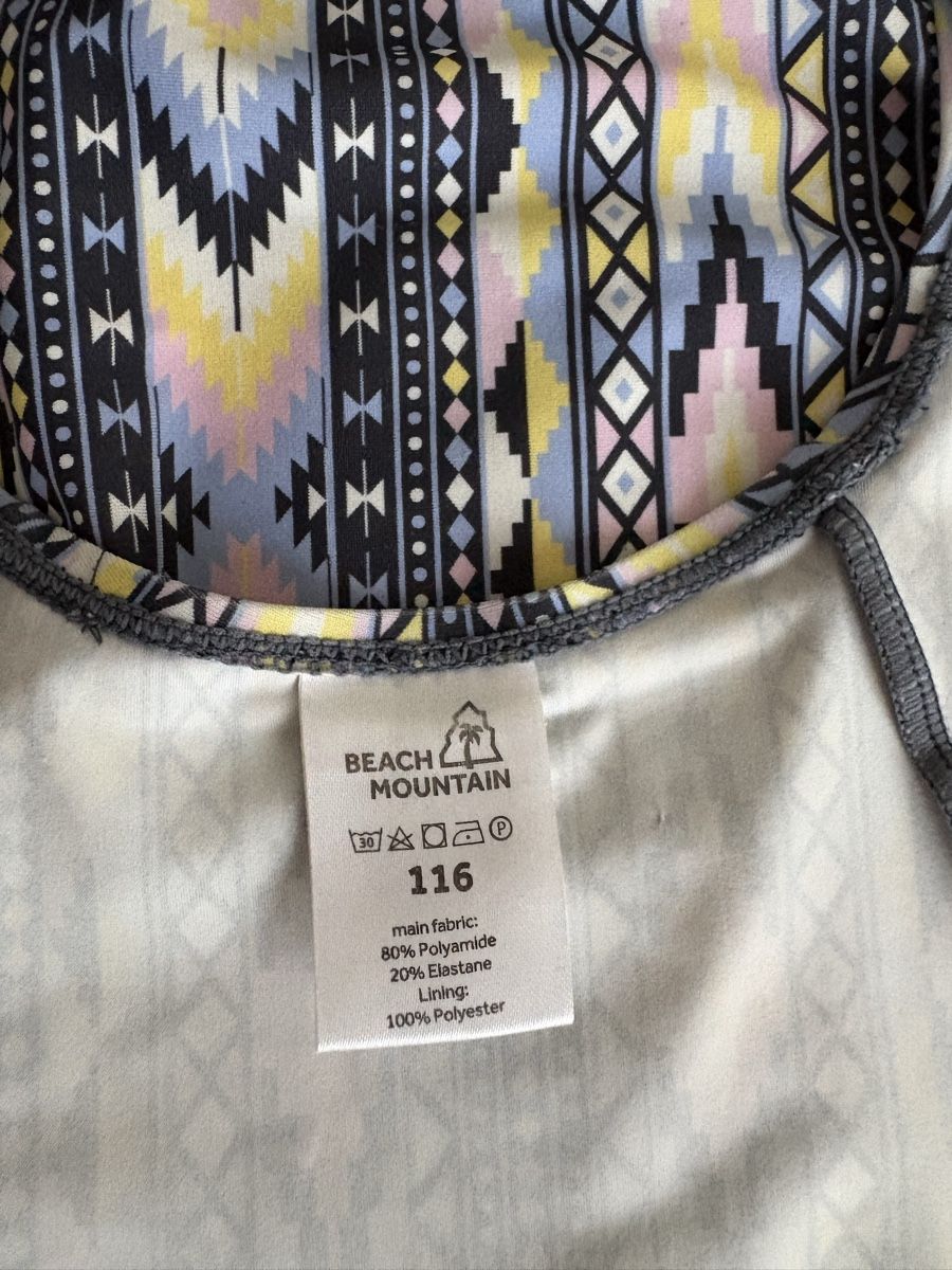 Costumi da bagno & Bikini: Badeanzug Beach Mountain gemustert Grösse 116 Ab 1.- – Usato da Luzern venduto da One0911 2