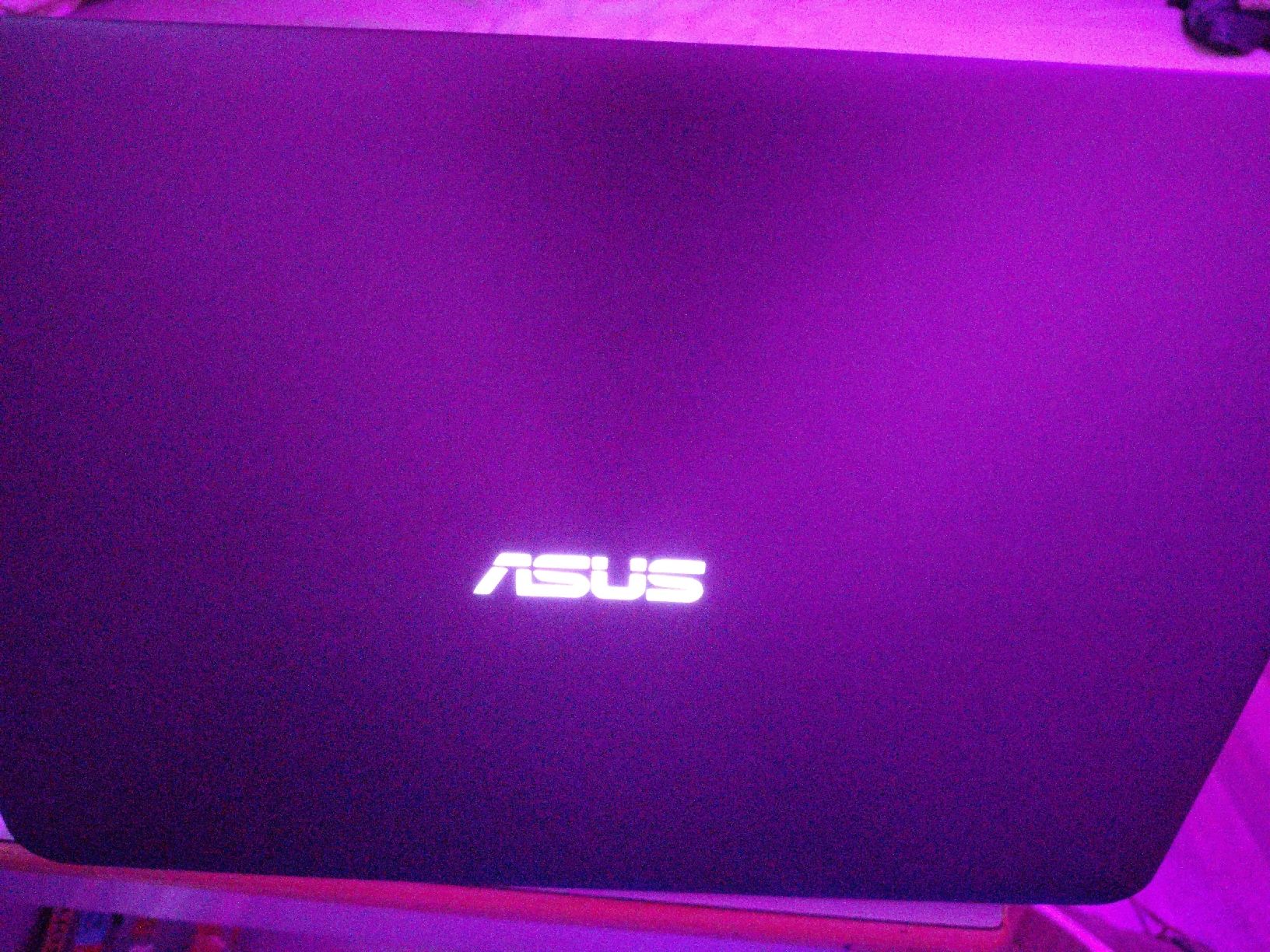 Asus i7 16GB Ram Gforce Grafik Top Zustand (Gebraucht) in Sonvilier für ...