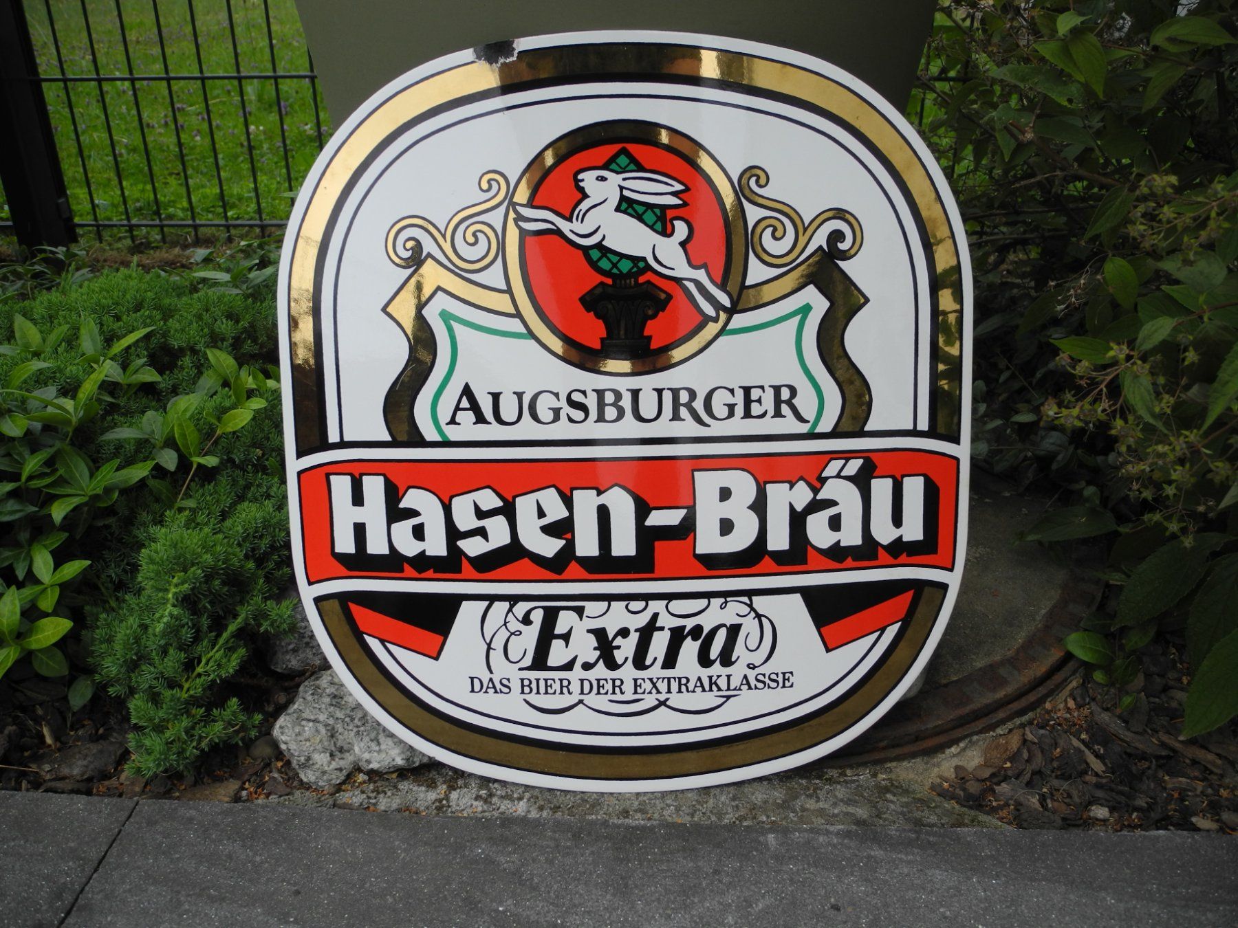 Ecriteaux: AUGSBURGER HASEN BRÄU EMAILSCHILD – D'occasion à Reinach AG par Huckleberrysix 2
