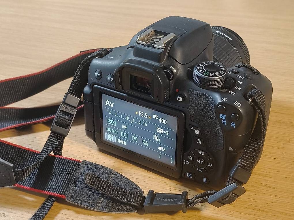 Canon Fotocamera: Canon EOS 750D Set mit EF-S 18-55mm IS STM – Usato da Zürich venduto da DonBodo 4