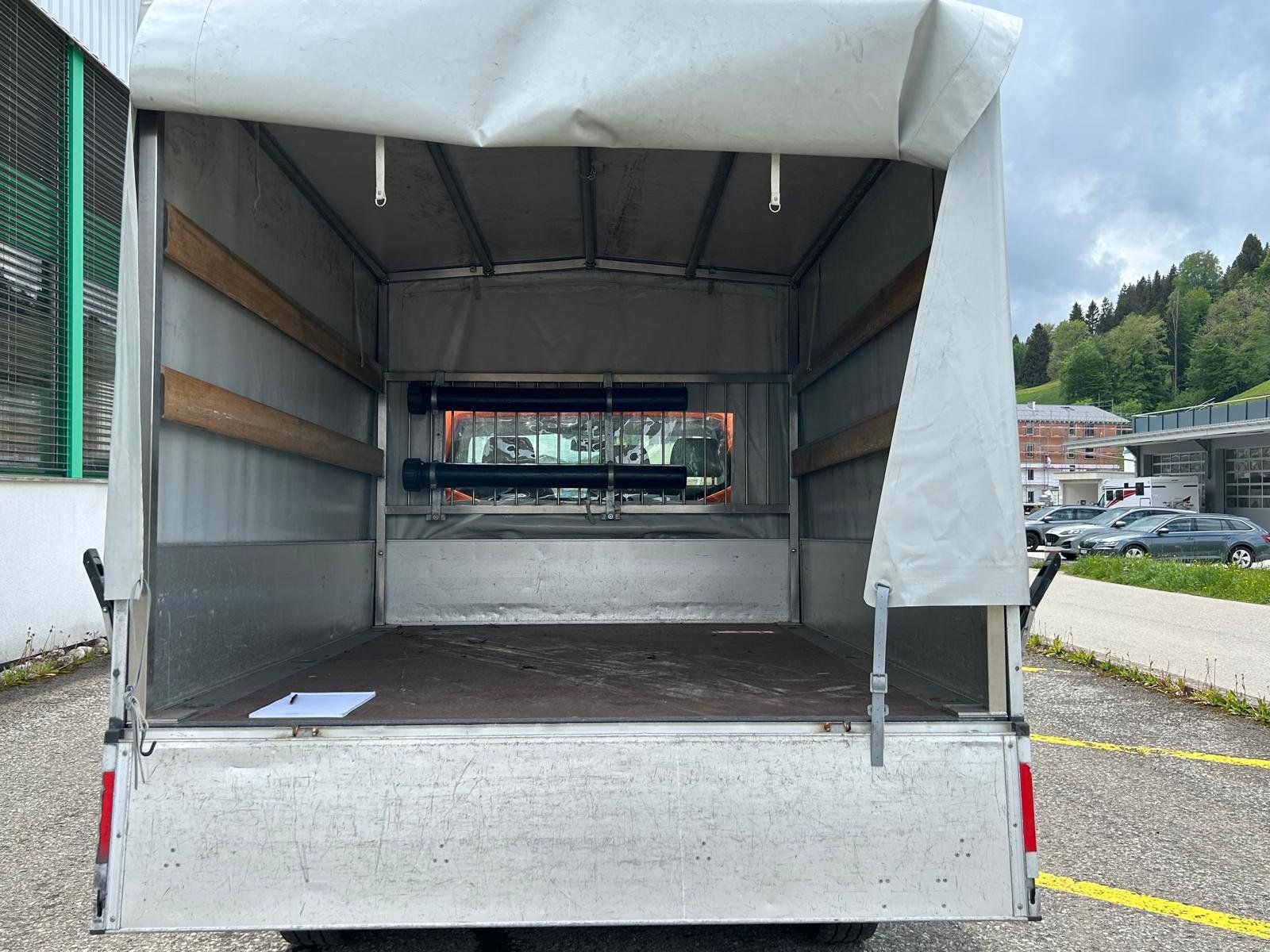 VW Véhicules utilitaires: VW T5 Transporter mit Brücke/ Verdeck – D'occasion à Rothenthurm par schwinger21 7
