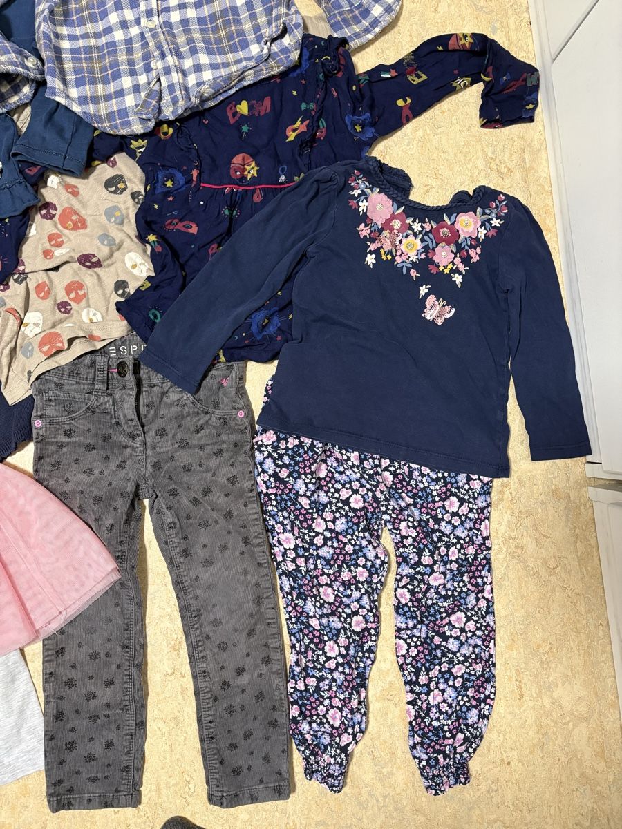 Lotti & Set di vestiti: Kleiderpaket Mädchen Gr.98 – Usato da Pfungen venduto da I18-E24 3