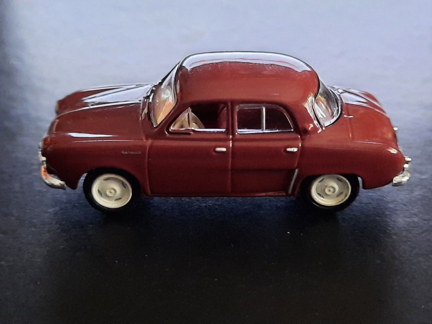Modellini di ferrovie: RENAULT Dauphine - HO – Nuovo e nell'imballaggio originale da Morges venduto da iljamuromez