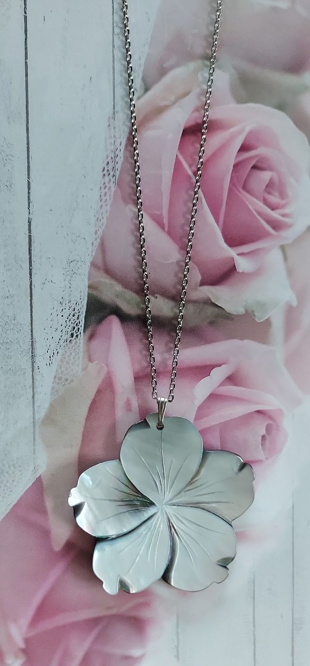 Ketten: 925 Silber Collier mit Perlmuttblume – Neu (gemäss Beschreibung) aus Ettenhausen TG von CH2300