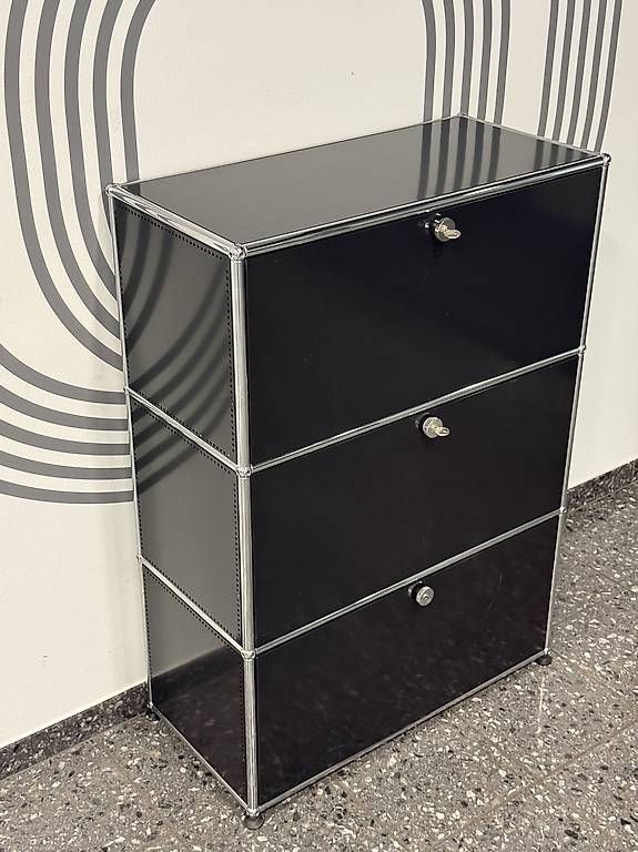 Regale: USM Haller Highboard graphitschwarz – Gebraucht aus Glattbrugg von q-aderdesign