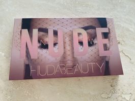 Huda Beauty Nude Lidschatten Palette neu