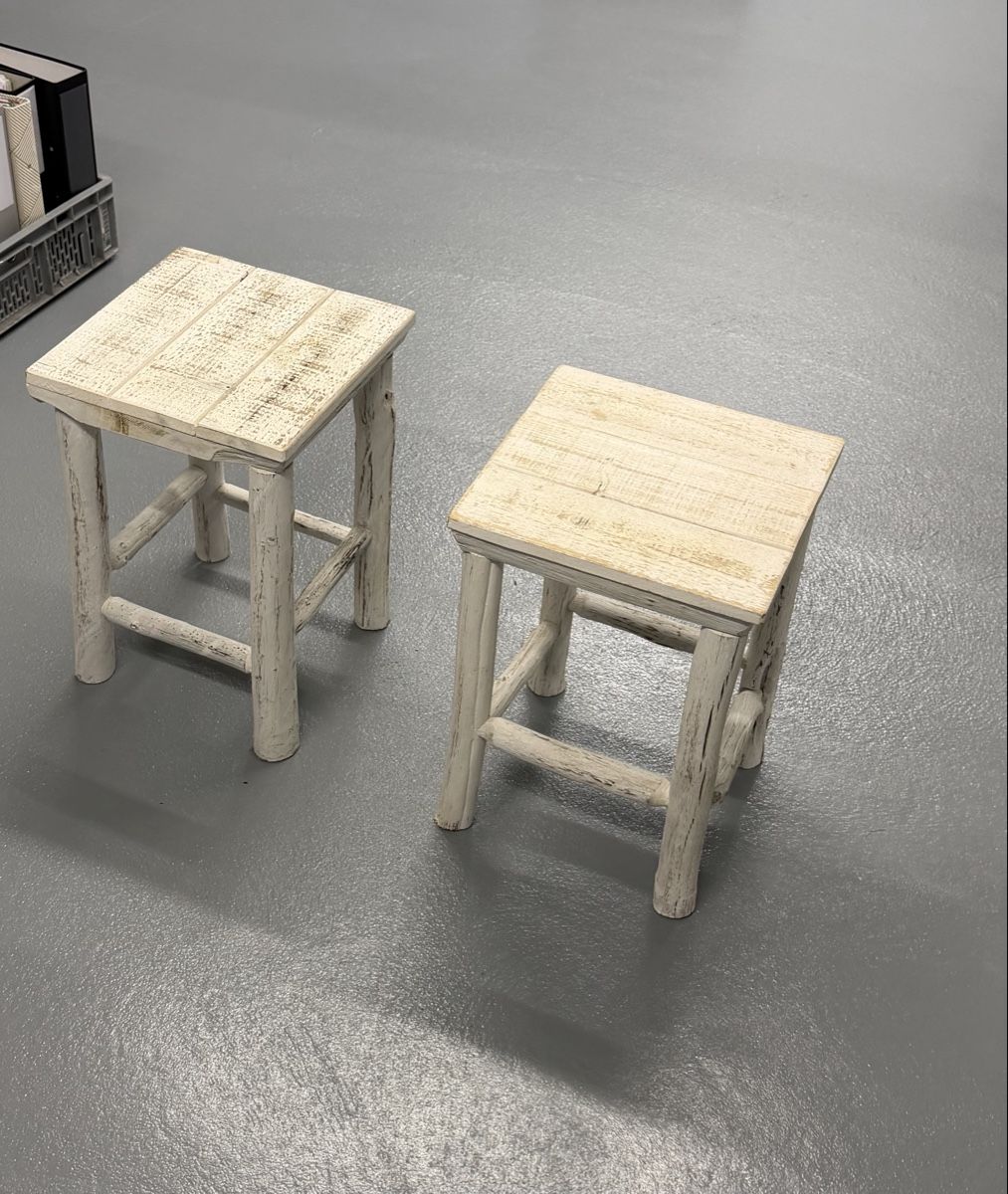 Maisons du monde Tabourets: Zwei Holzhocker  – Neuf (Voir description) à Windisch par beb_5txm
