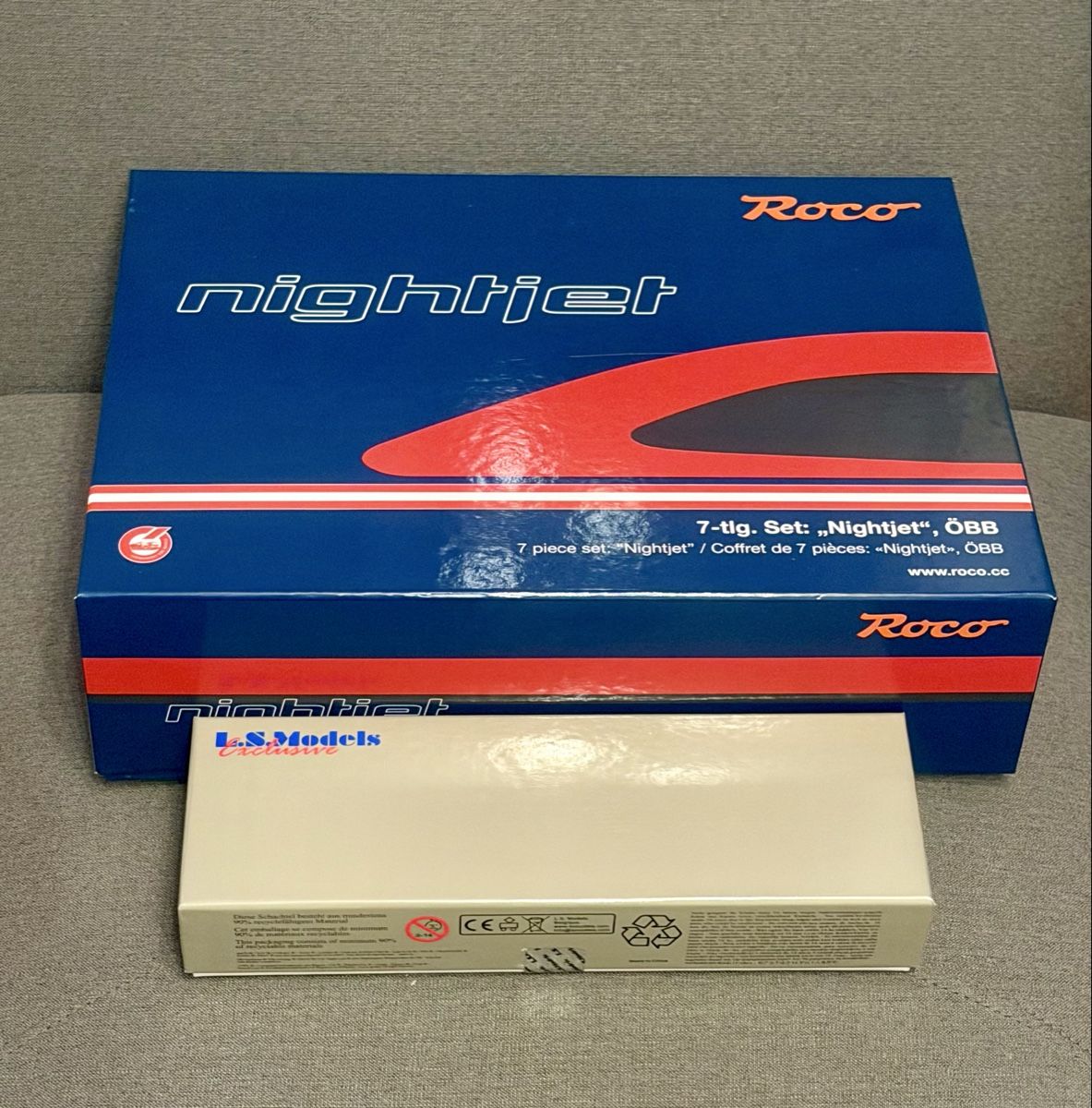 Roco Modellini di ferrovie: Roco 550004 Nightjet DCC + L.S.Models 17414 Vectron Nightjet – Nuovo (secondo la descrizione) da Wetzikon ZH venduto da CC21002 3