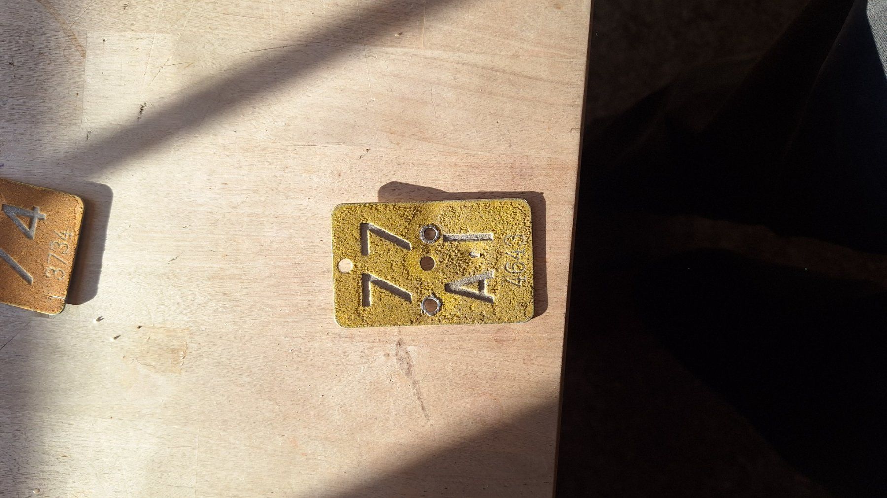 Insegne: Antikes Nummer Schild AI 77 – Usato da Appenzell-Steinegg venduto da lichs
