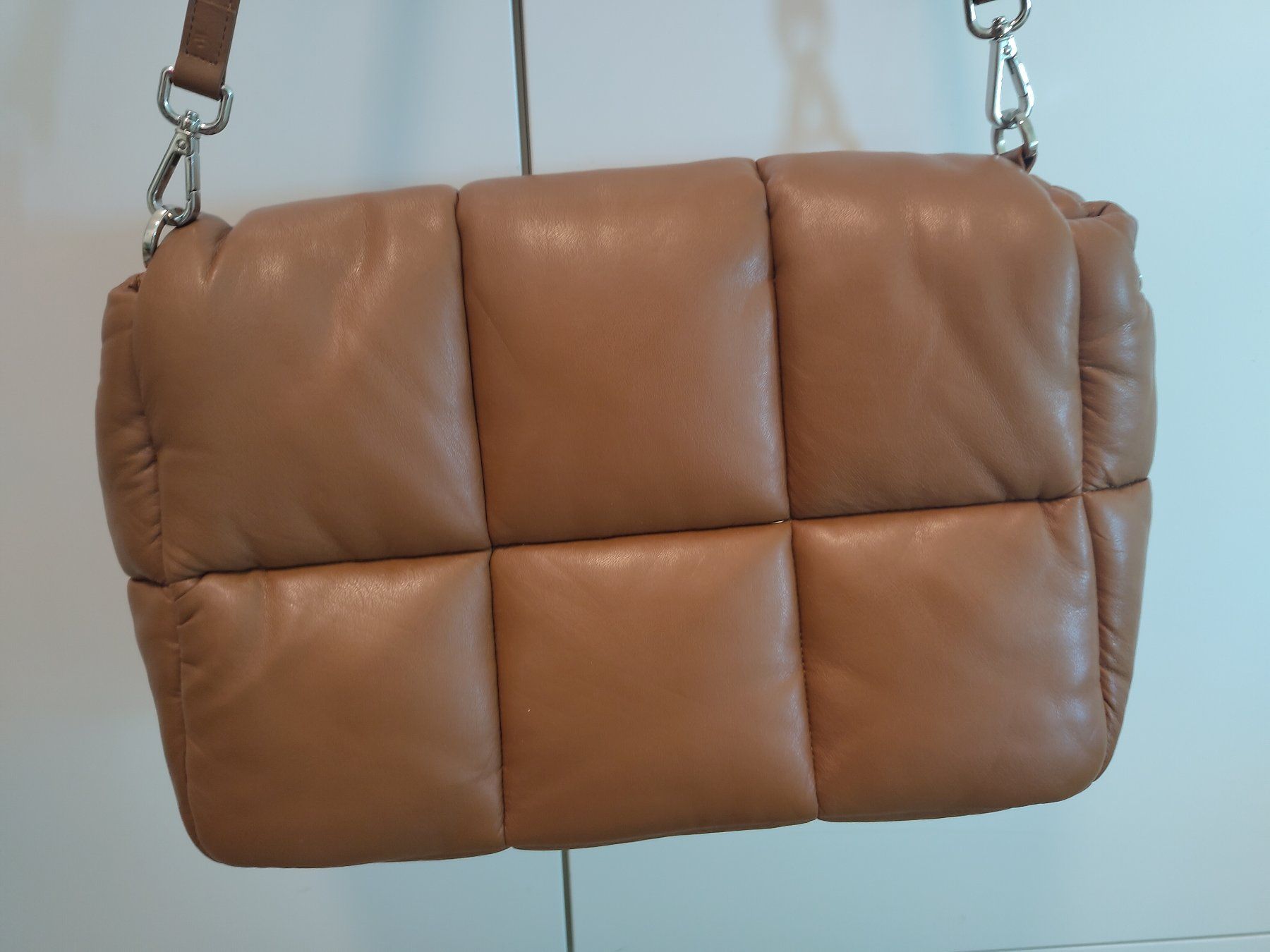 Stand Studio Borse: Gesteppte Tasche STAND STUDIO, veganes Leder, cognacfarben – Usato da Zürich venduto da ste_58hs 1