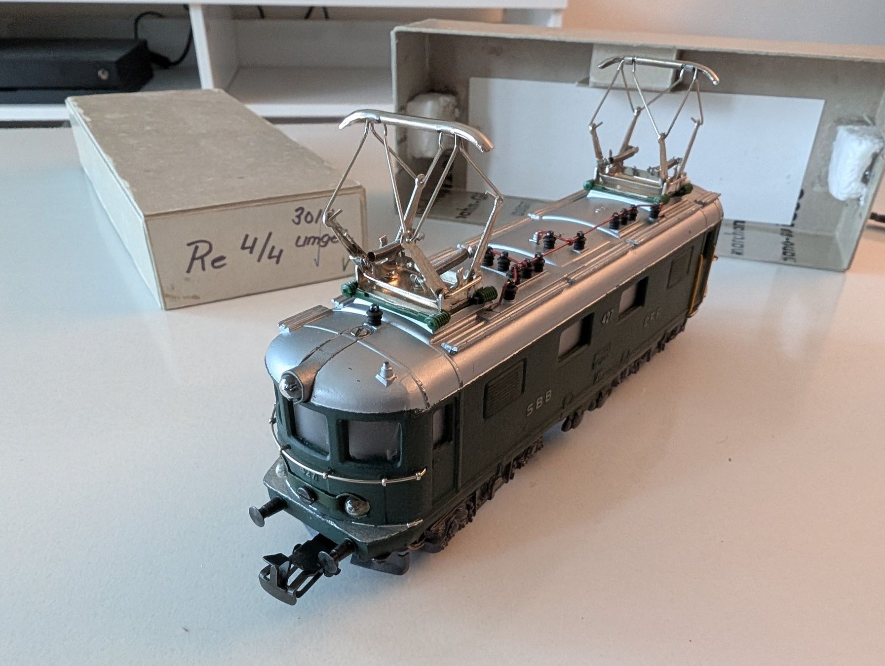 Märklin Modellini di ferrovie: 3014 Märklin - Re 4/4 SBB 427 – Usato da Ebikon venduto da Nico151