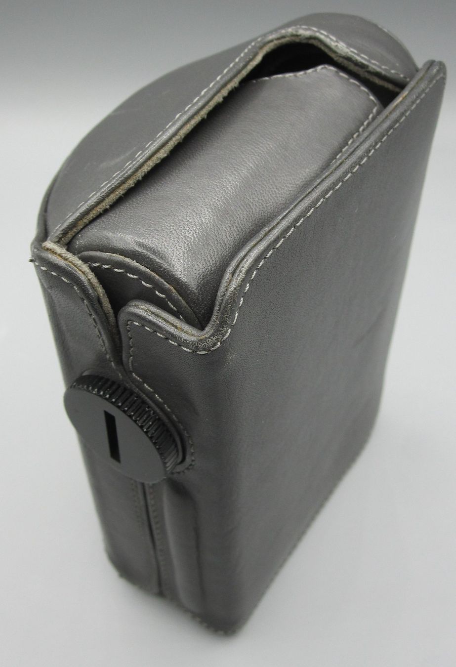 Leica Kamera: Etui caméra LEICA pour X1/X2, cuir gris. Réf. 18710 – Gebraucht aus Nyon von WHTF 2