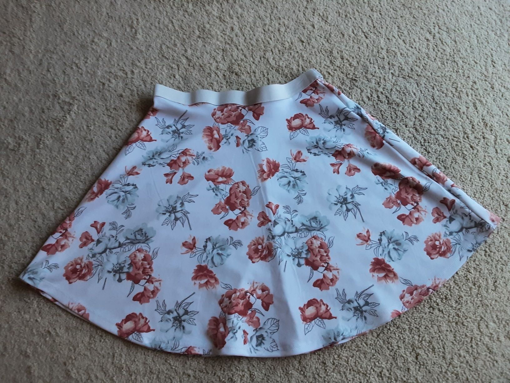Lots de vêtements: Sommer Paket: 4 Damenkleider Gr. S – D'occasion à Altdorf UR par Brandli 4
