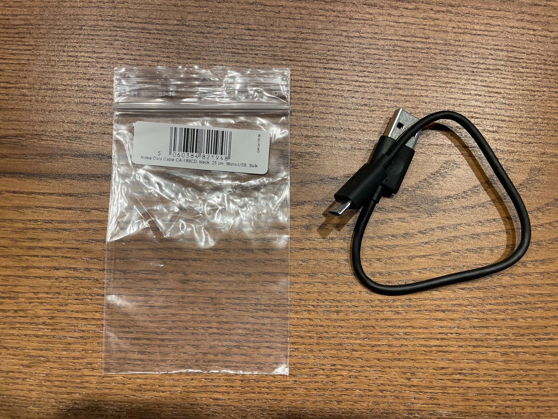 Nokia Unità & Adattatore: Nokia Datenkabel, USB A und Micro USB, 25cm, schwarz – Nuovo (secondo la descrizione) da Uster venduto da em_58td