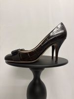 Salvatore Ferragamo Vara Pumps braun 40 Kroko Schleife