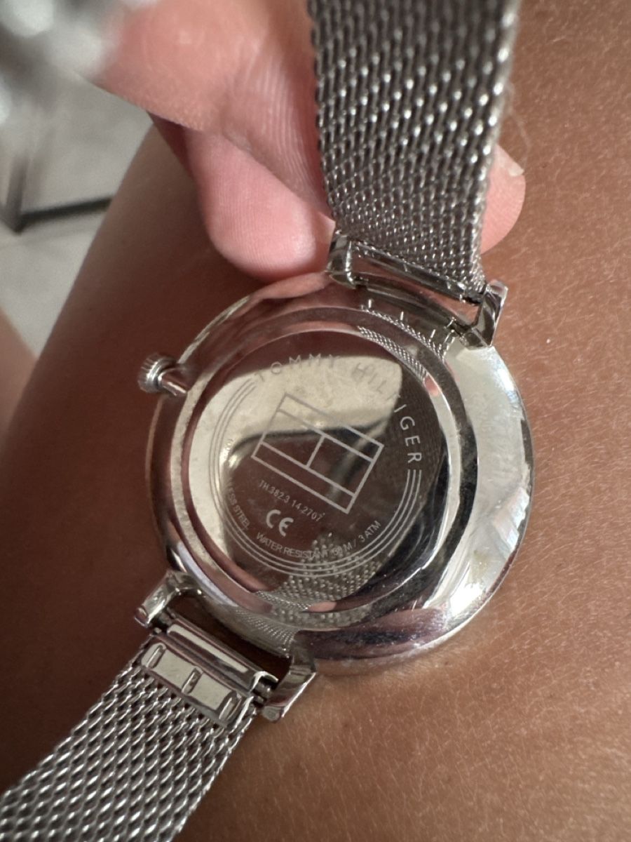 Tommy Hilfiger Montres: Tommy Hilfiger Damenuhr – D'occasion à Emmenbrücke par Salamanter63 1