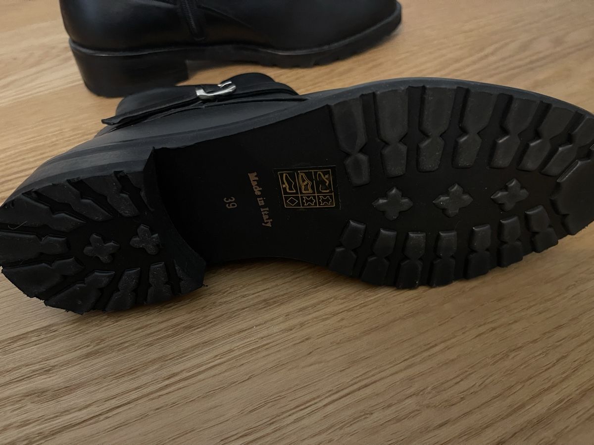 Scarpe da donna: Schwarze Winterstiefeletten, Grösse 39, Neuwertig – Nuovo e nell'imballaggio originale da Fahrweid venduto da meded 4