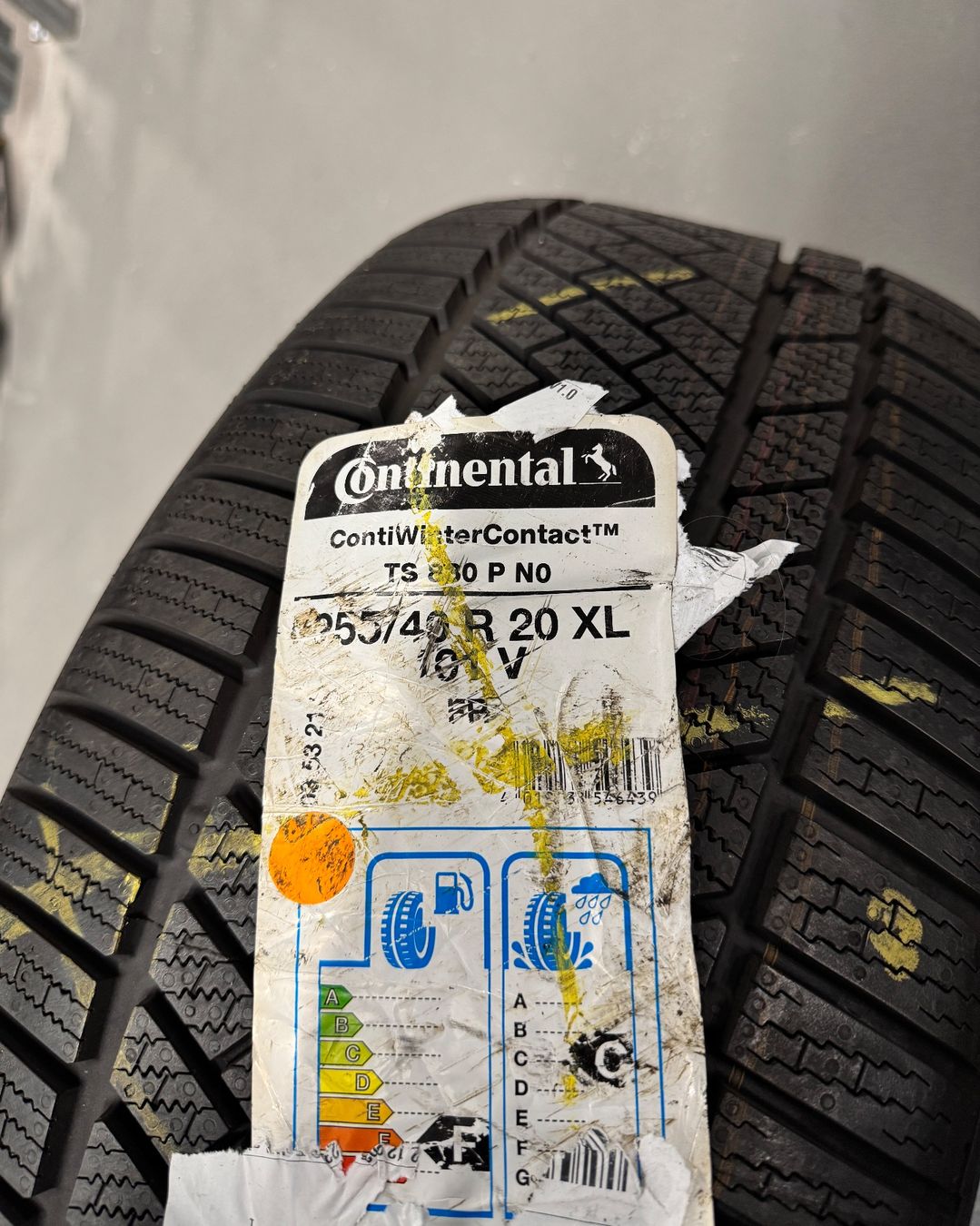 Continental Pneus & Kompletträder: 255/40 R20 Neu Continental Winter – Neu (gemäss Beschreibung) aus Zürich von tBBBBBBBBB 2