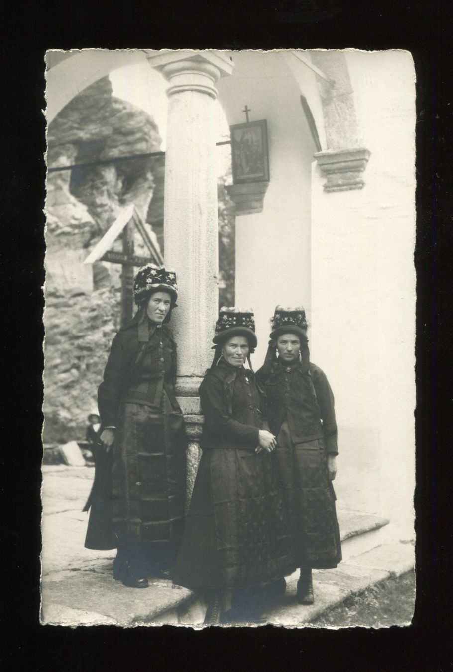 Cartoline postali: Saas-Fee, Trachtenfrauen – Usato da Aarau venduto da Elmaar41