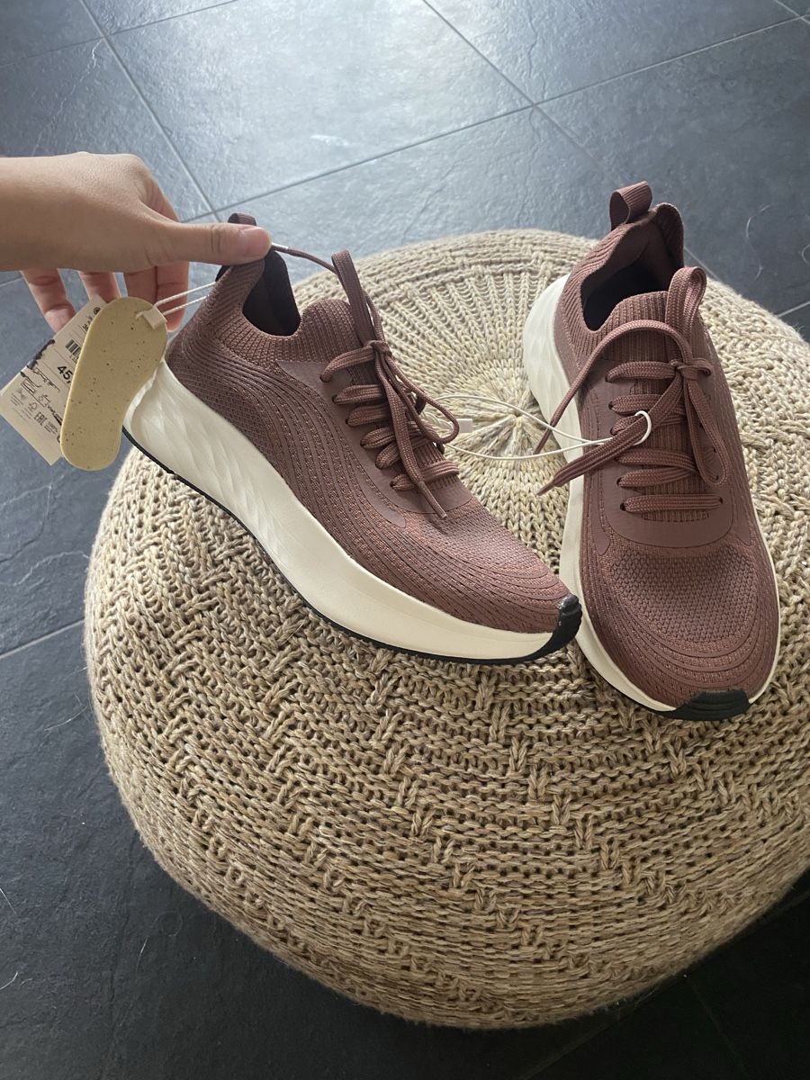 Oysho Damenschuhe: Brand new Oysho trainers – Neu und originalverpackt aus Zug von kse_w9mn