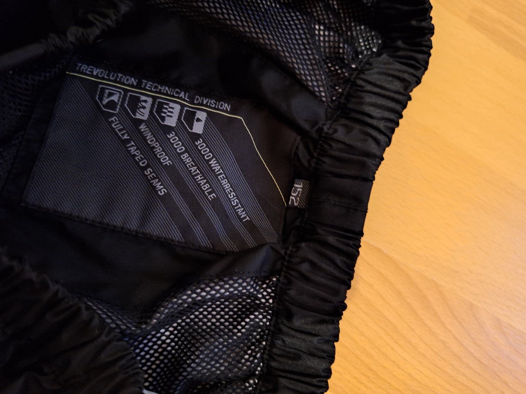 Trevolution Pantaloni: Regenhose 152 – Usato da St. Gallen venduto da robinson86 3