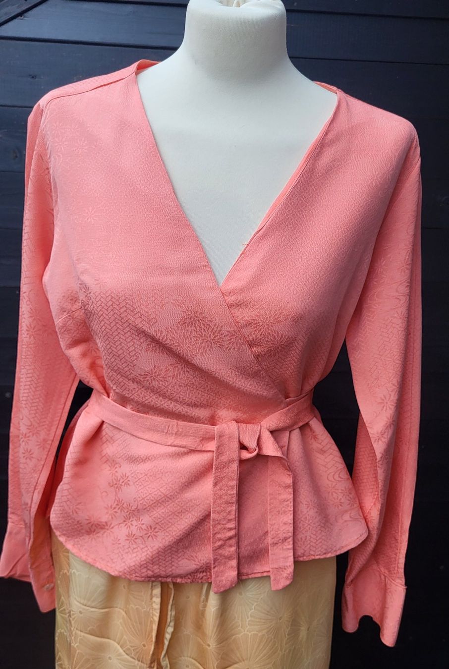 Ensoie Camicette: Blouse orange en soie – Nuovo (secondo la descrizione) da Fribourg venduto da VictoriaShop7 2