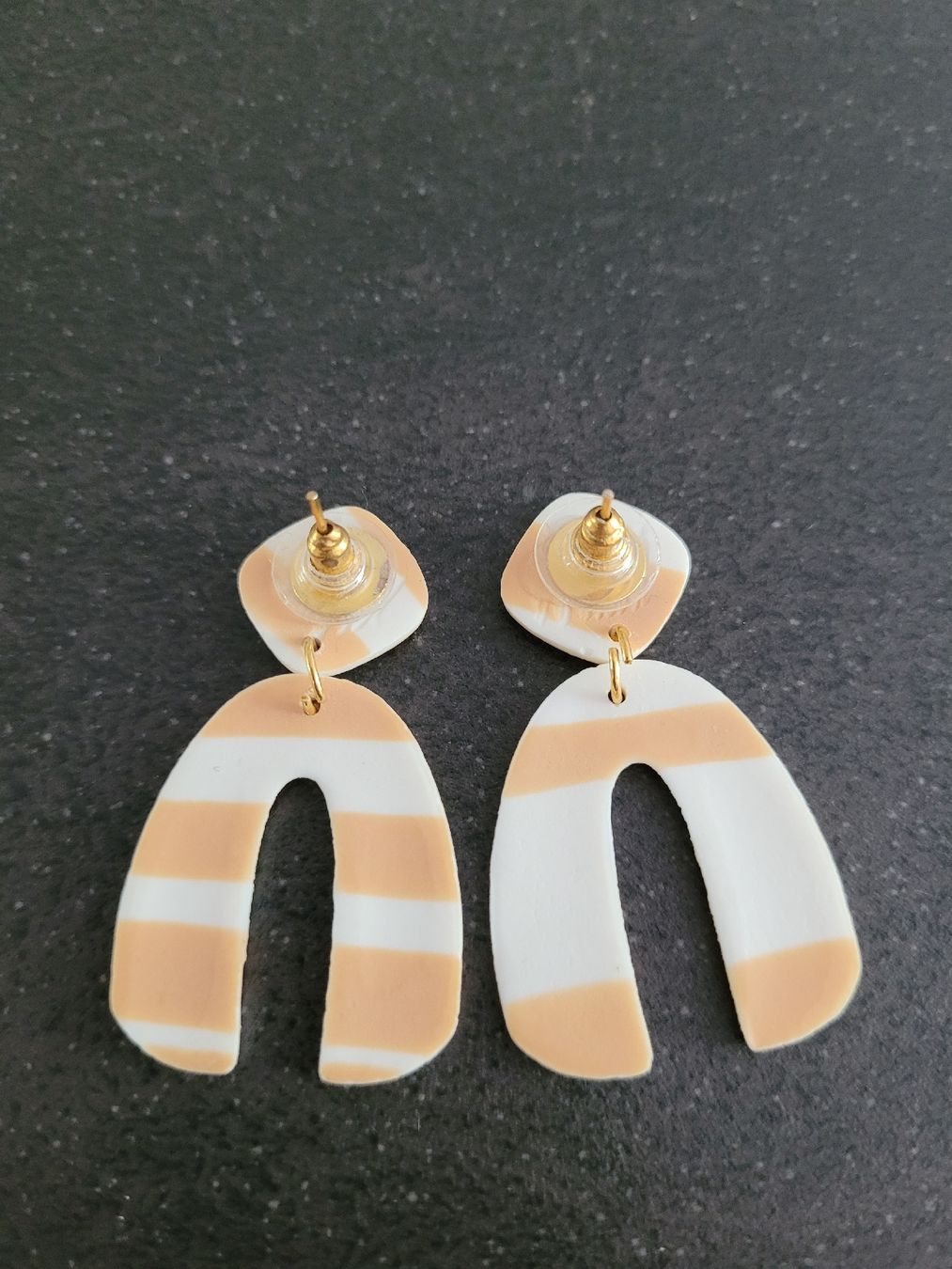Ohrringe & -stecker: Trendige Statement Ohrringe, weiss - beige – Gebraucht aus Büren NW von nie_k6382 1