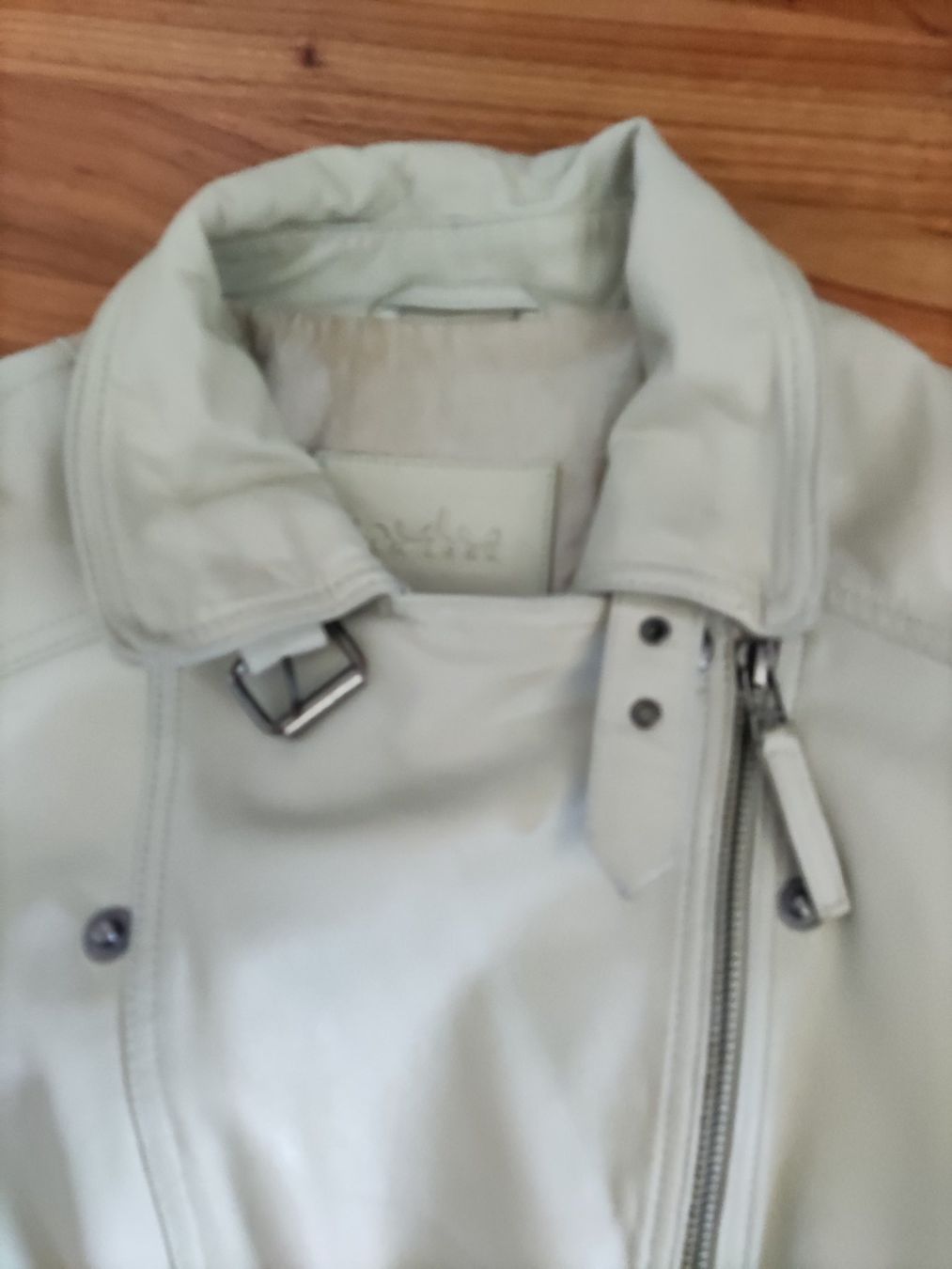 Giacche: Tolle helle Lederjacke, super weiches Leder – Usato da Solothurn venduto da Csw1 1