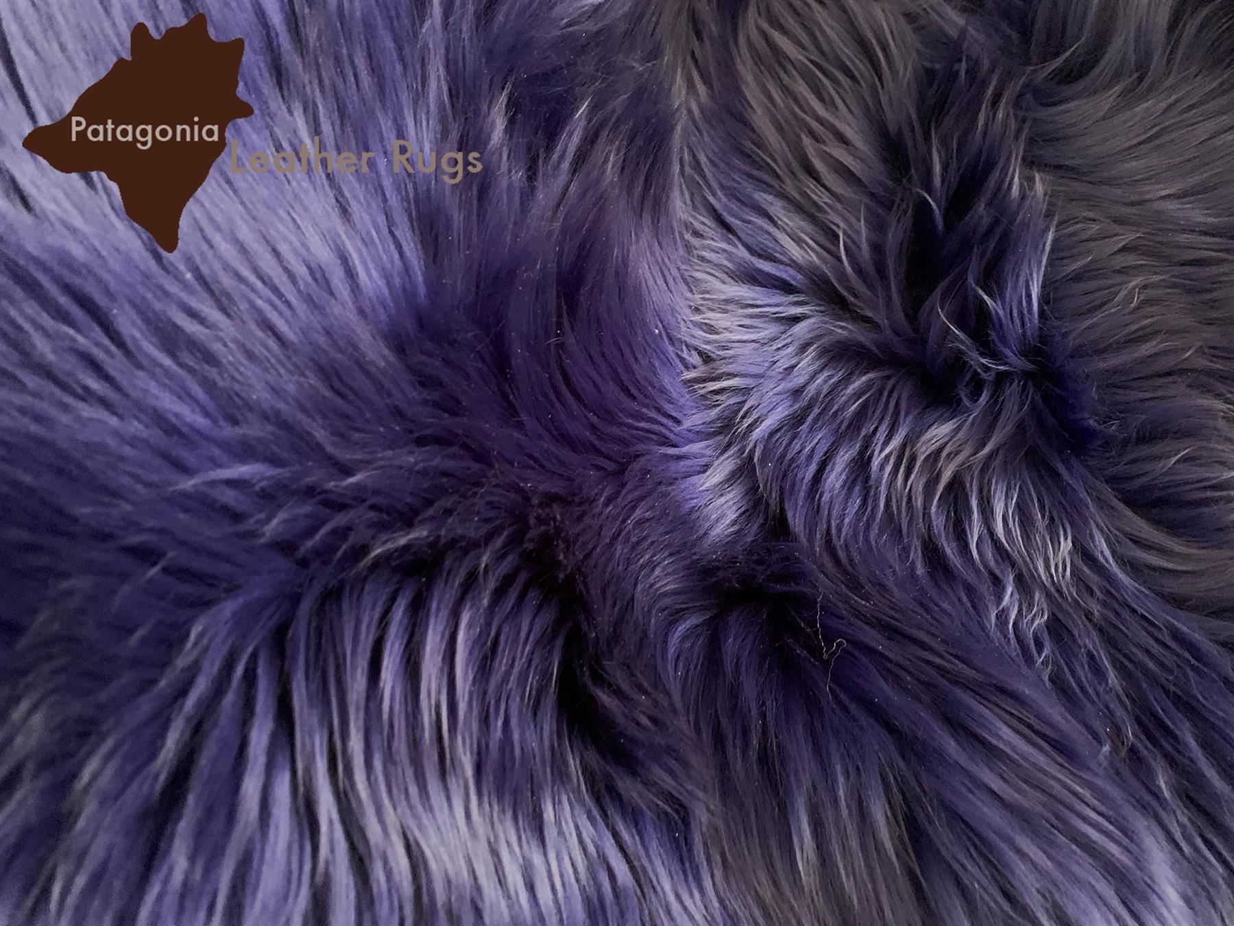 Tappeti: Lammfell Teppich purple – Nuovo e nell'imballaggio originale da Arbedo venduto da patagonialeatherrugs 1