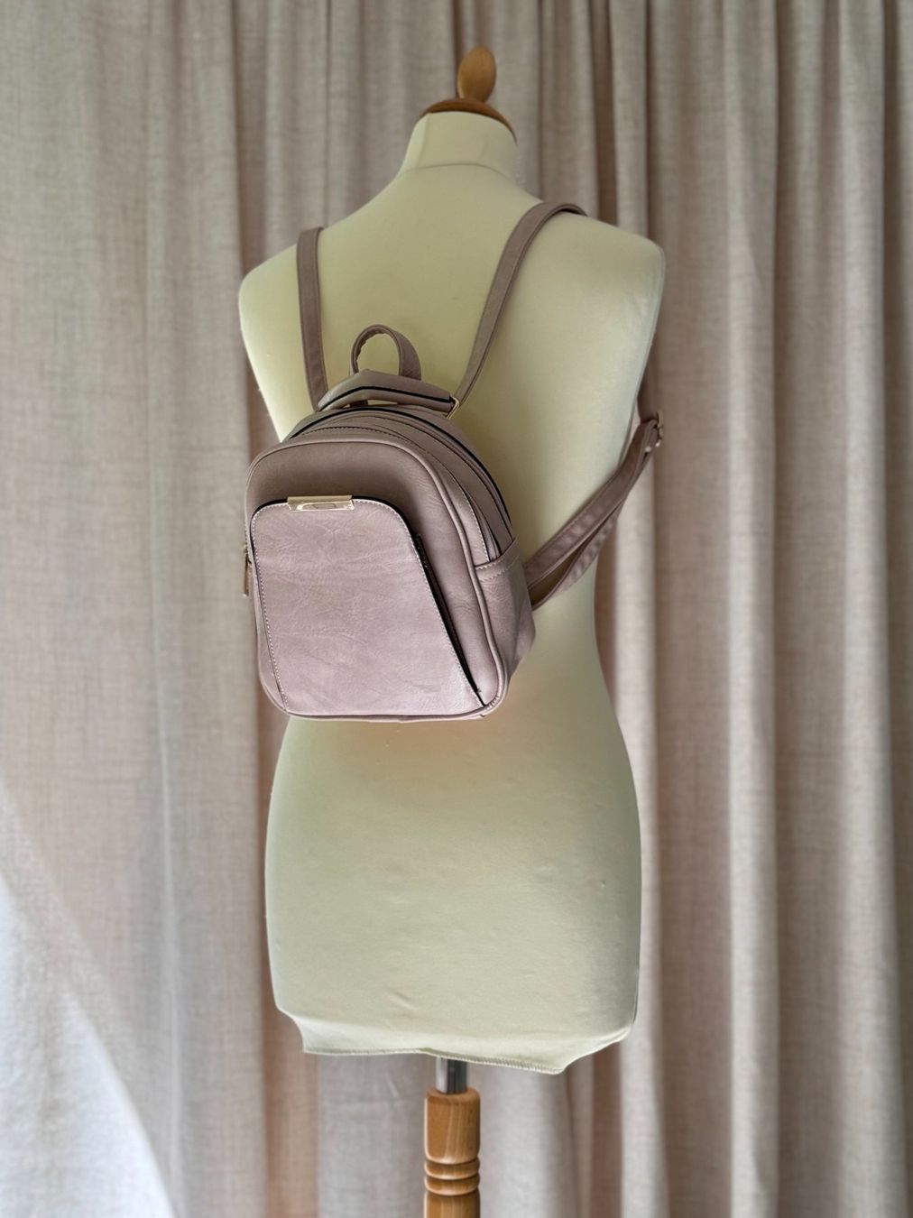 Rucksäcke: Petit sac à dos rose poudré – Gebraucht aus Genève von Reveur 8