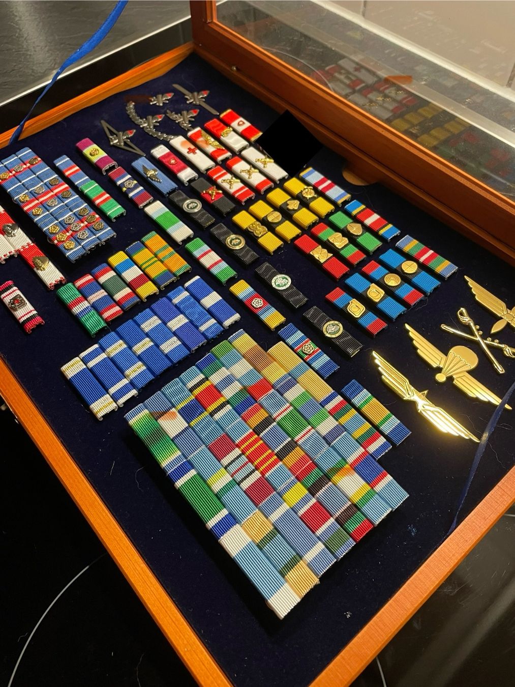 Schweizer Armee Placchette & Badge: Abzeichen & Ribbon Set Armee – Usato da Basel venduto da OrdenMax 1