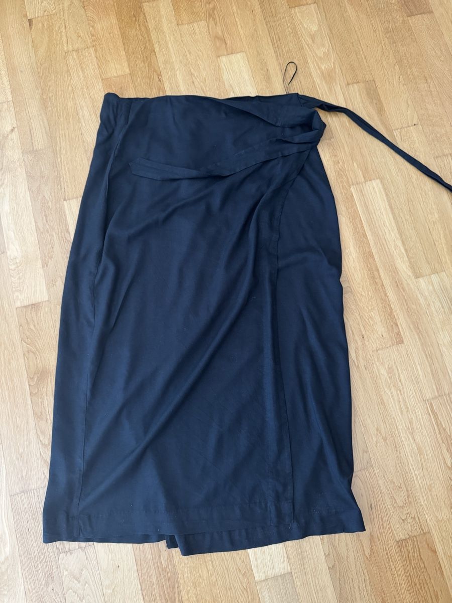 Next Gonne: NEXT Wickelrock Gr 48 schwarz – Usato da Baden venduto da Linda46 1