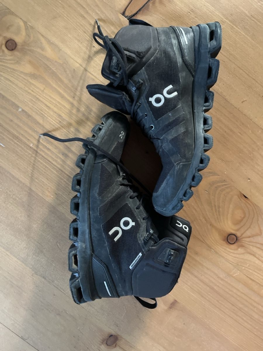 On Herrenschuhe: ON Cloud leichter Wanderschuh Gr. 40. wasserdicht, Schwar – Gebraucht aus Emmen von Sabinezundel 3