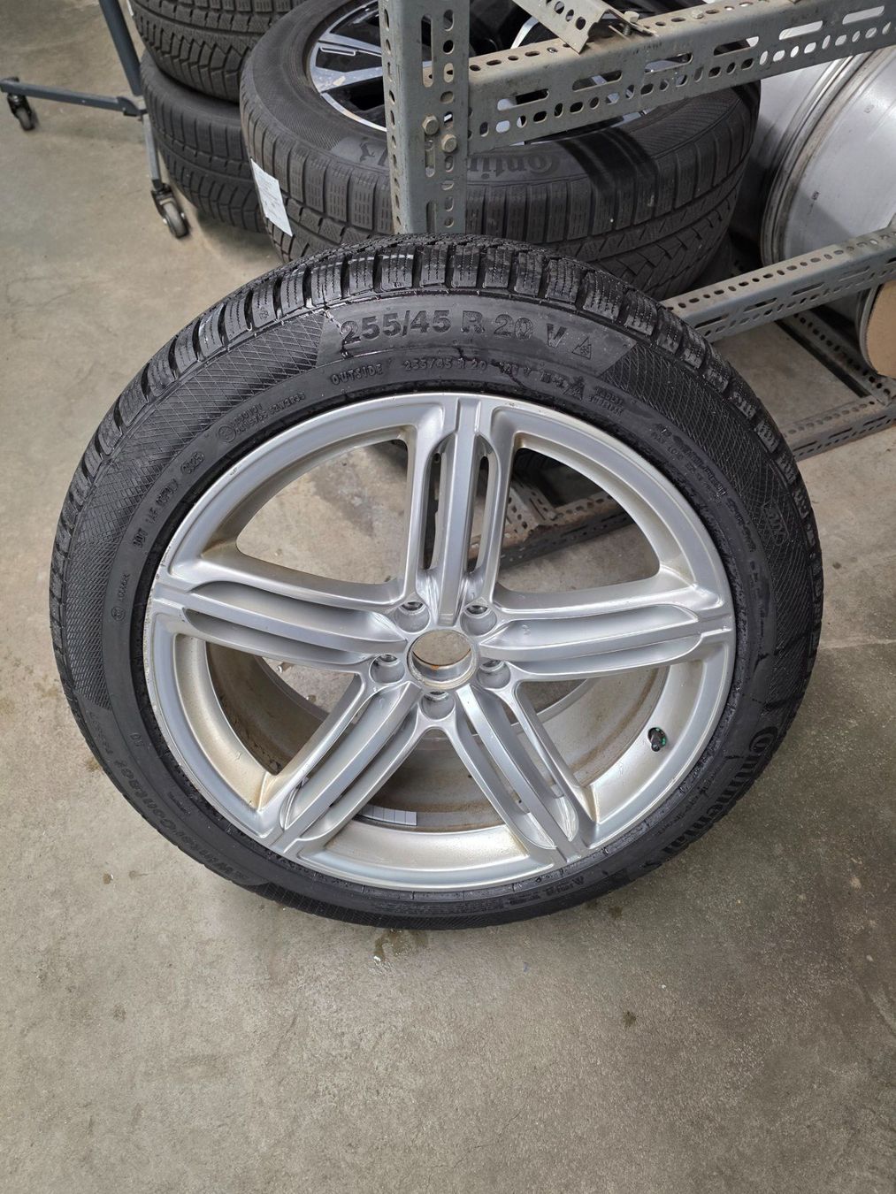 Audi Pneus & Kompletträder: Audi Q5 Winterradsatz – Gebraucht aus Gähwil von schmidgarage9534