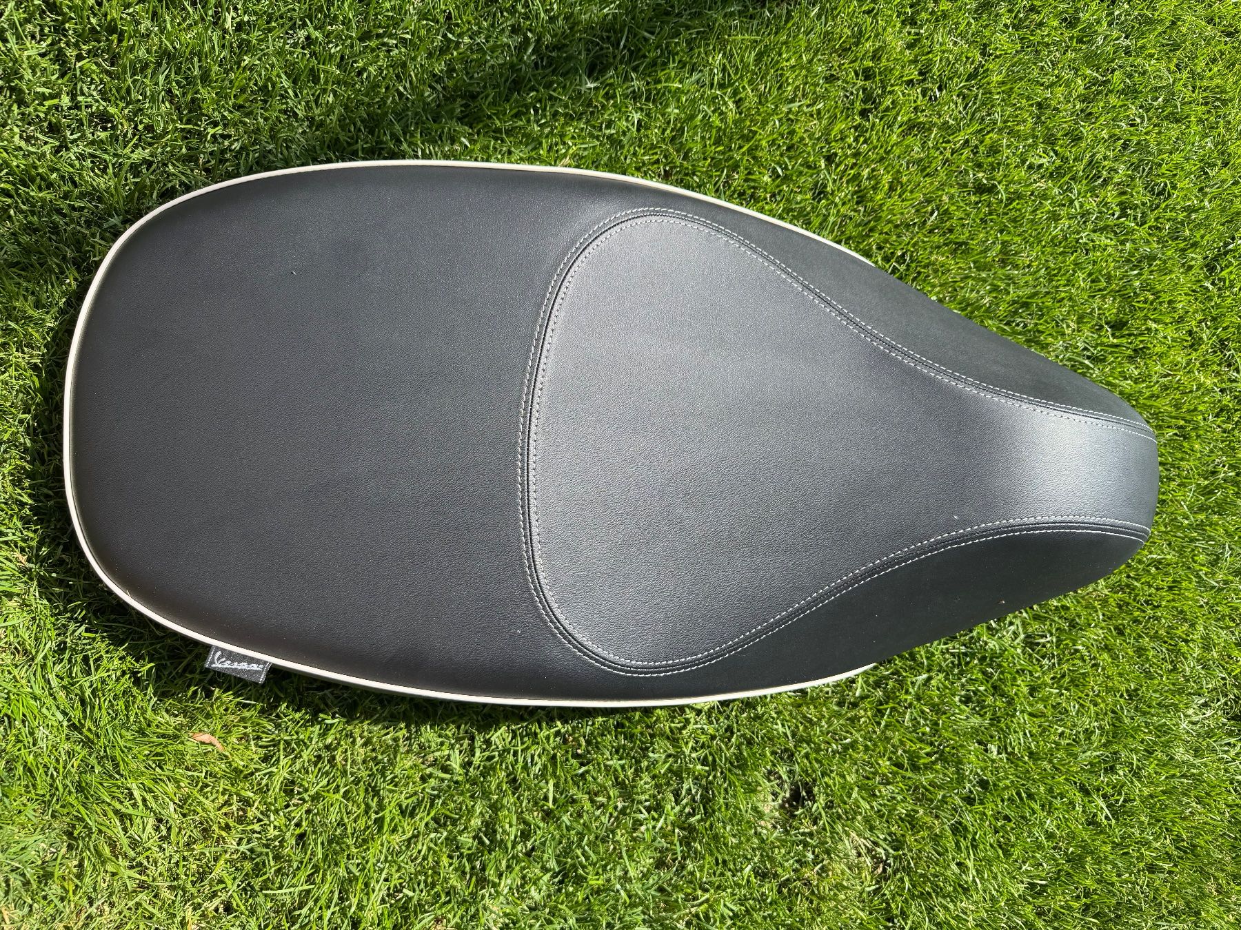 Vespa Tutti pezzi di ricambio per scooter: Vespasattel neu – Nuovo e nell'imballaggio originale da Thun venduto da Marley2015