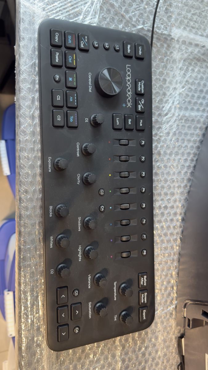 Sistema di controllo: Console de retouche Loupedeck+ pour Lightroom – Usato da Lutry venduto da Artbourbon